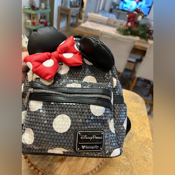 Disney Parks Loungefly Sequined Minnie Mouse Backpack - Picture 3 of 14